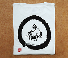 なまずTシャツ